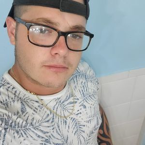 Meet your Posher, Julio ernesto